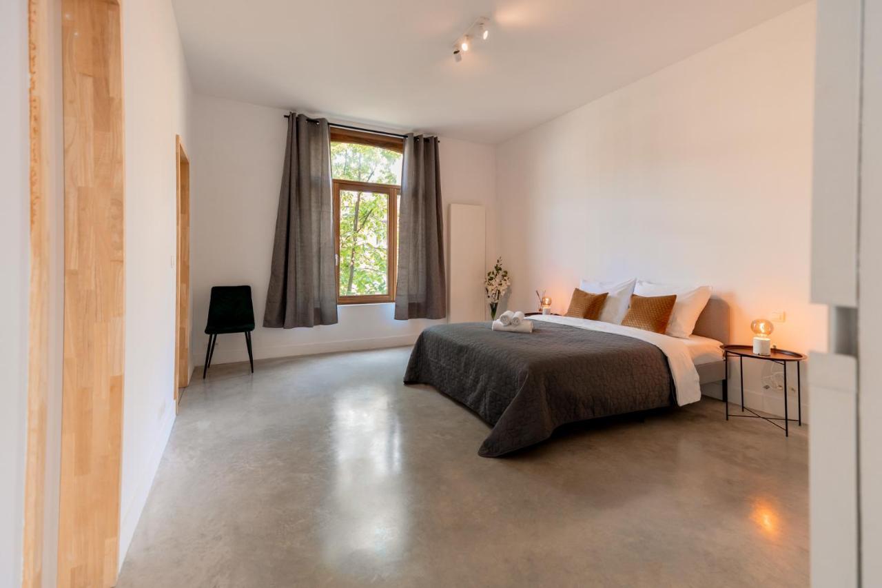 Luxury South By Rikas Apartment *